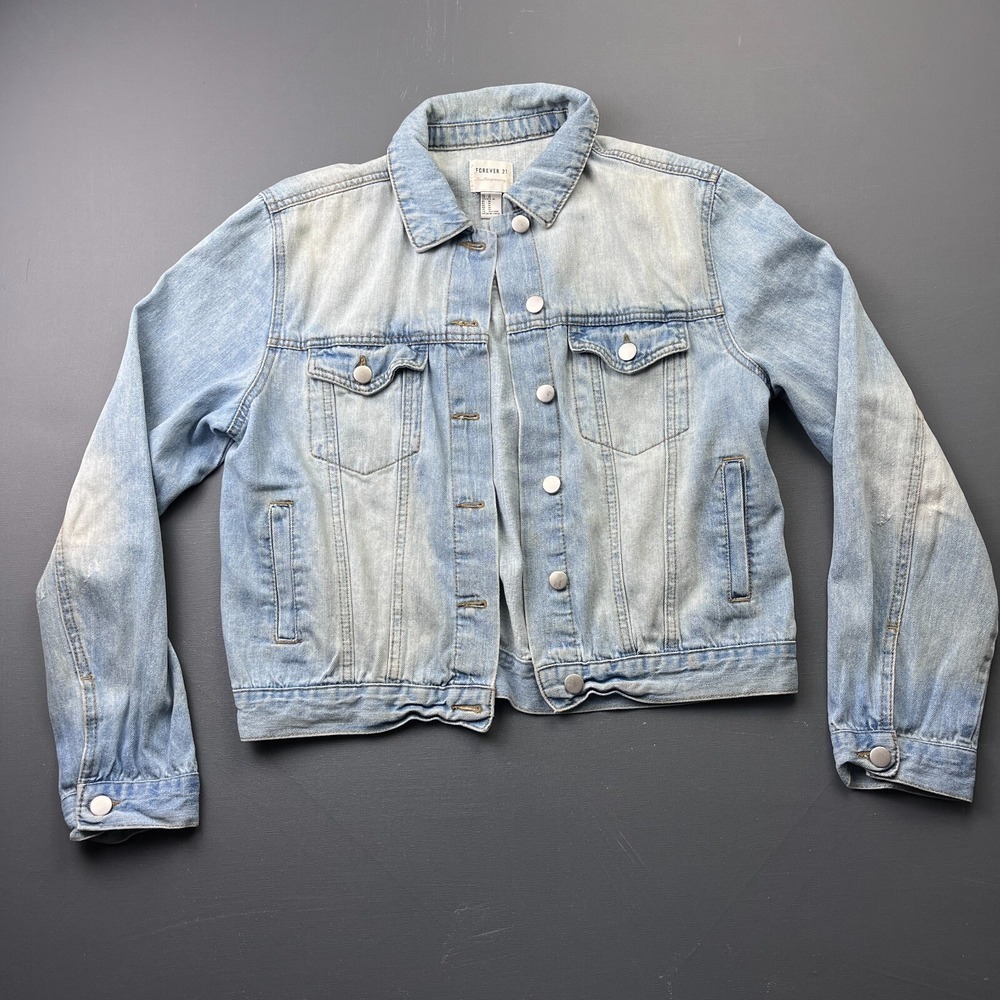 Forever 21 Women's Size M Blue Light Wash Denim Jacket Button Front Preppy Faded